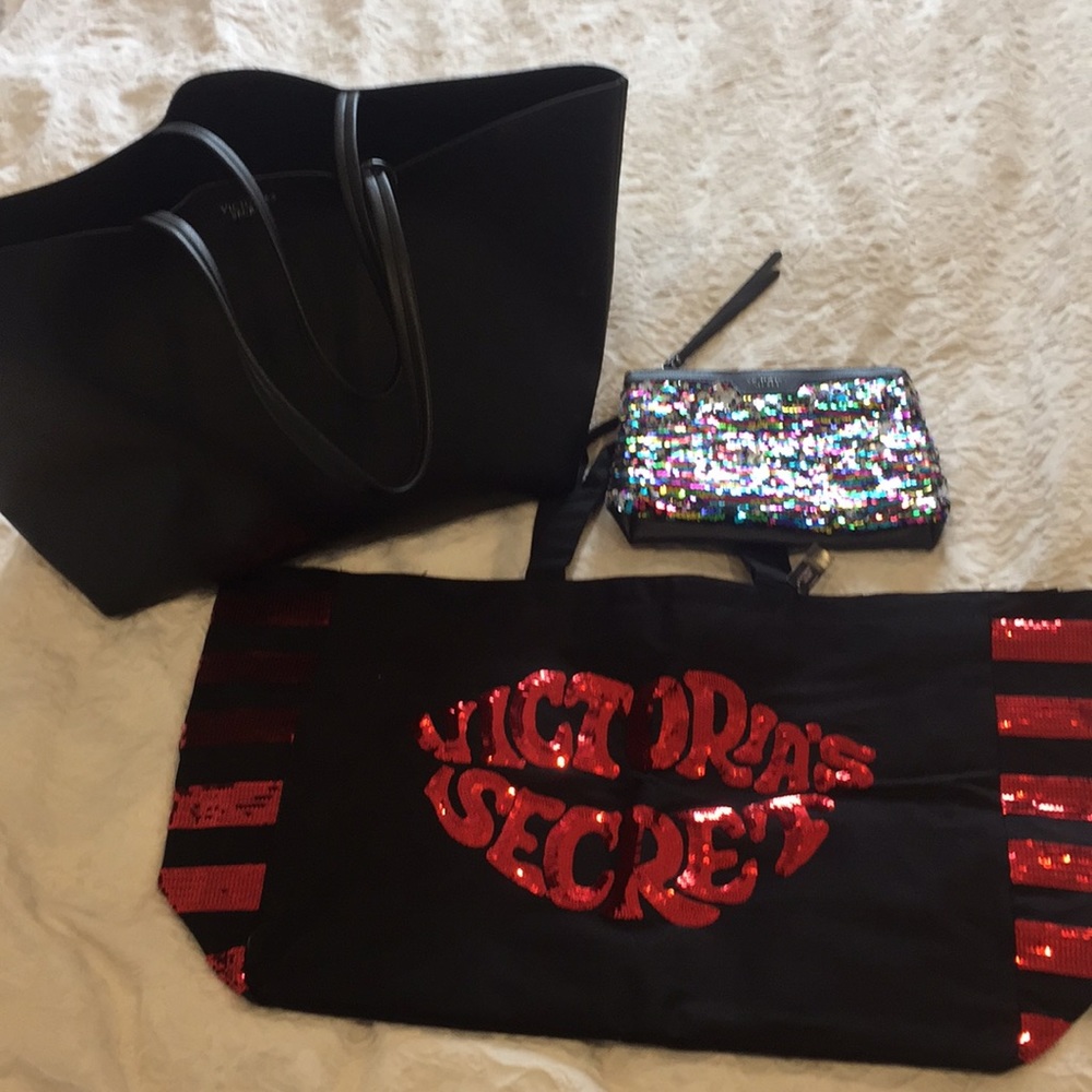 2 Victoria secret totes with one FREE makeup bag💕
